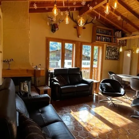 Chalet K2